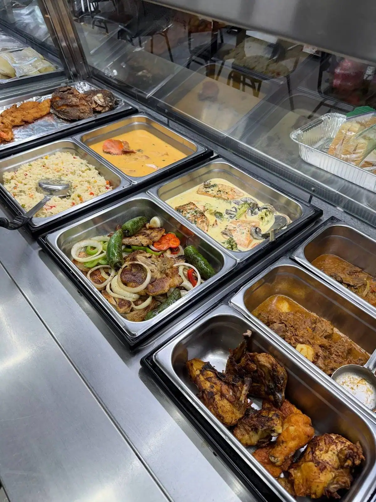 Almuerzo fresco y listo para llevar en Variedades La Oriental Houston TX